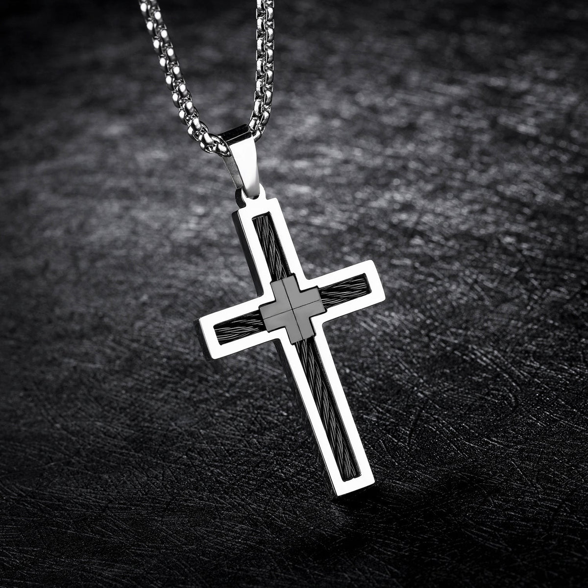 Titan Cross Halskette mit Kreuzanhänger, schwarzer Einsatz